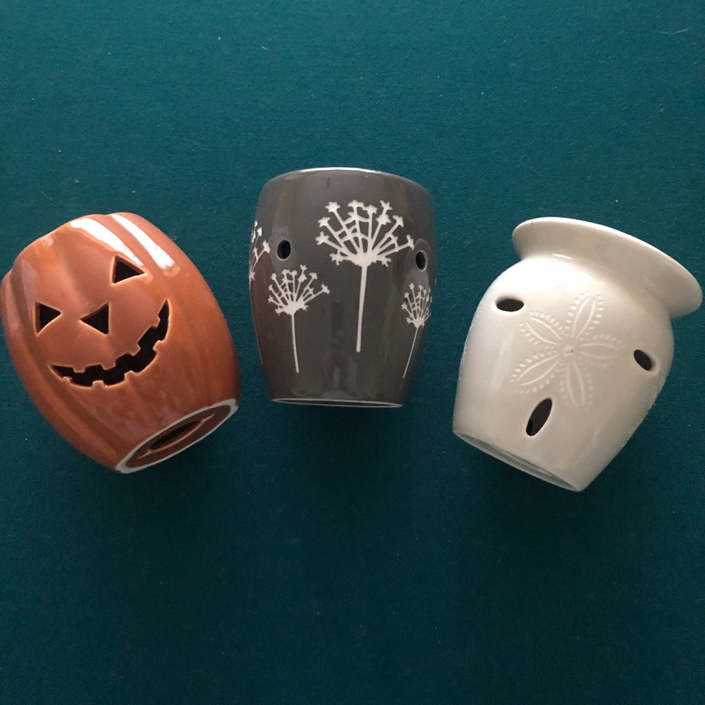 Scentsy Plug in Warmer - 3 Covers - No bases EUC